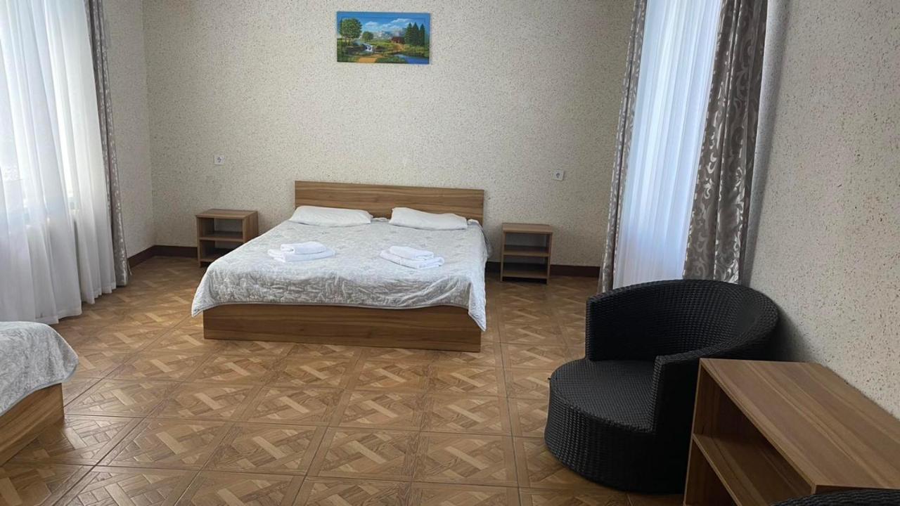 Hotel Zelenyi Kampus Odesa Exterior foto