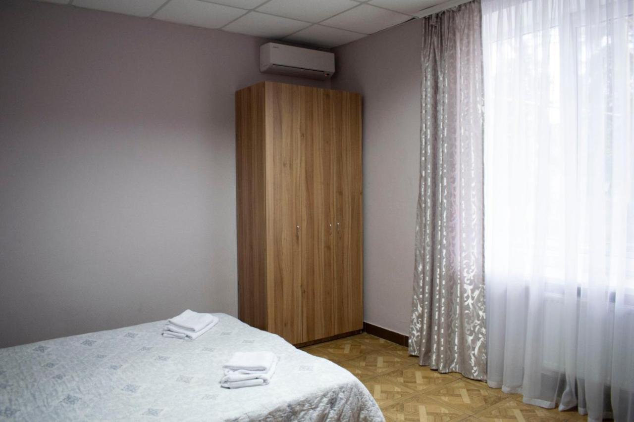 Hotel Zelenyi Kampus Odesa Exterior foto