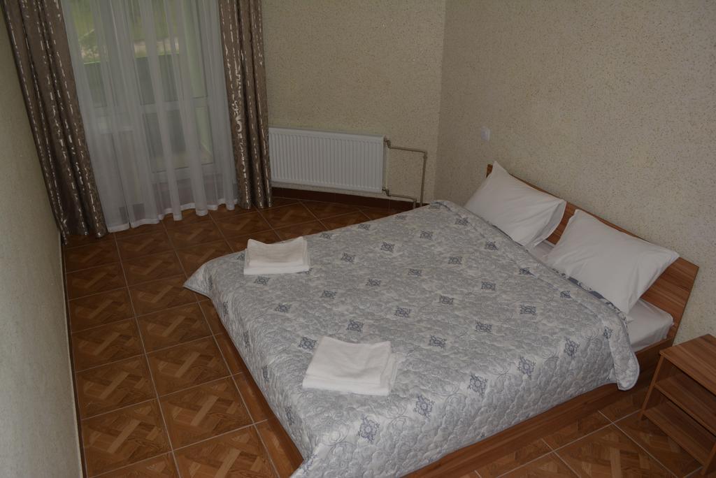 Hotel Zelenyi Kampus Odesa Exterior foto