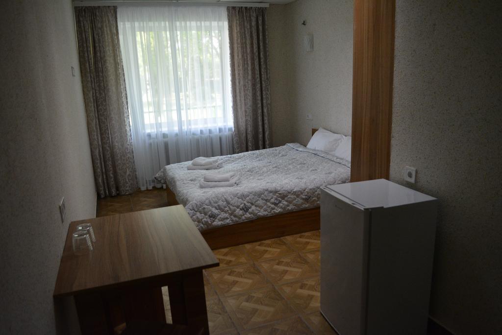 Hotel Zelenyi Kampus Odesa Exterior foto